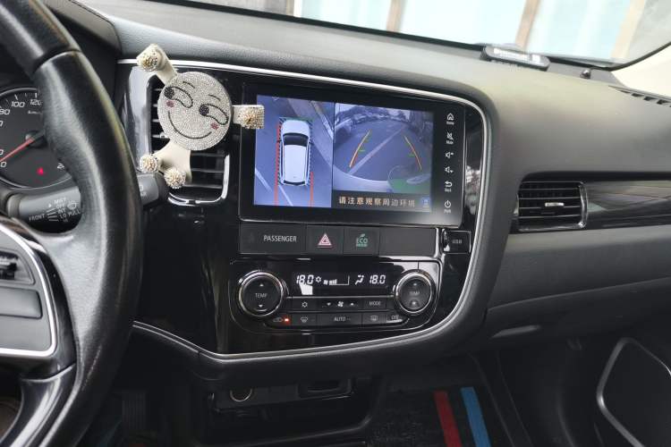 Used Mitsubishi Outlander 2017 2.0L Two-Wheel Drive Glory Edition 5 Seats Audio And AC Panel