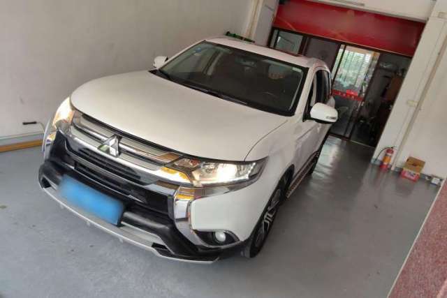 Used Mitsubishi Outlander 2017 2.0L Two-Wheel Drive Glory Edition 5 Seats