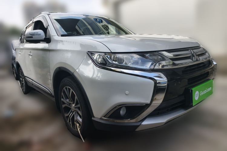 Used Mitsubishi Outlander 2017 2.0L Two-Wheel Drive Glory Edition 5 Seats Exterior 2