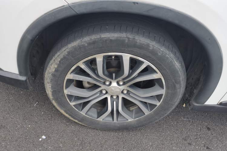 Used Mitsubishi Outlander 2017 2.0L Two-Wheel Drive Glory Edition 5 Seats Exterior 4