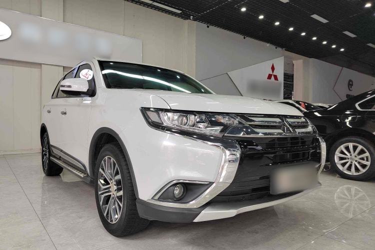 Used Mitsubishi Outlander 2017 2.0L Two-Wheel Drive Glory Edition 5 Seats Exterior 7