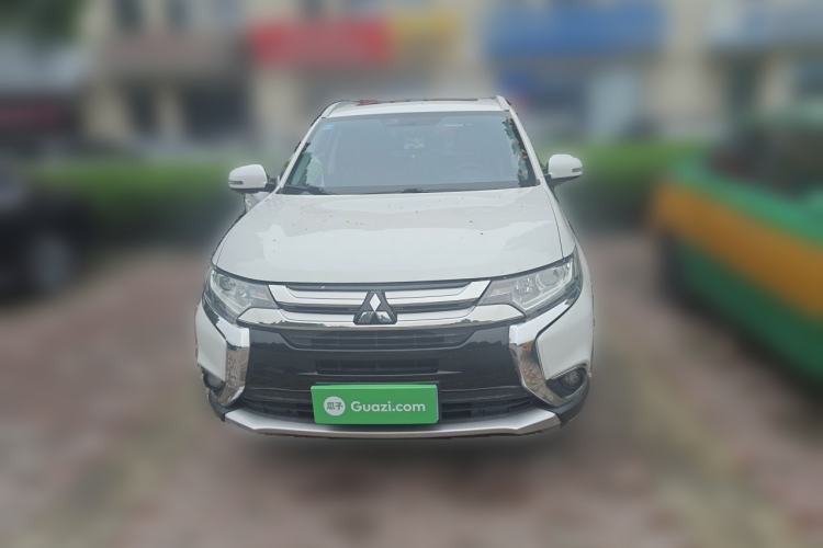Used Mitsubishi Outlander 2017 2.0L Two-Wheel Drive Glory Edition 5 Seats Front