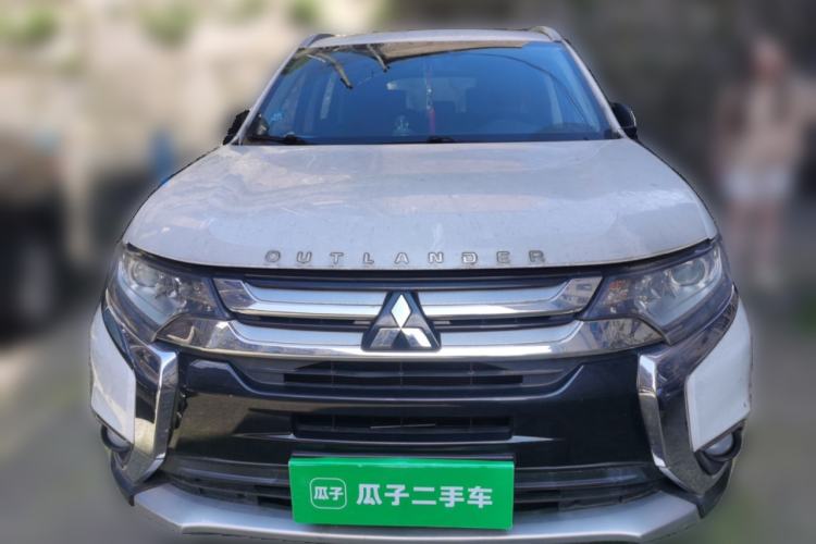 Used Mitsubishi Outlander 2017 2.0L Two-Wheel Drive Glory Edition 5 Seats Front