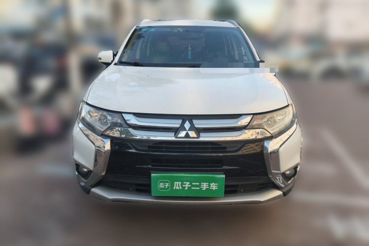 Used Mitsubishi Outlander 2017 2.0L Two-Wheel Drive Glory Edition 5 Seats Front