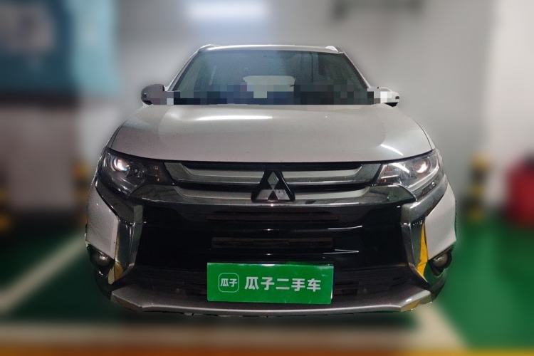 Used Mitsubishi Outlander 2017 2.0L Two-Wheel Drive Glory Edition 5 Seats Front