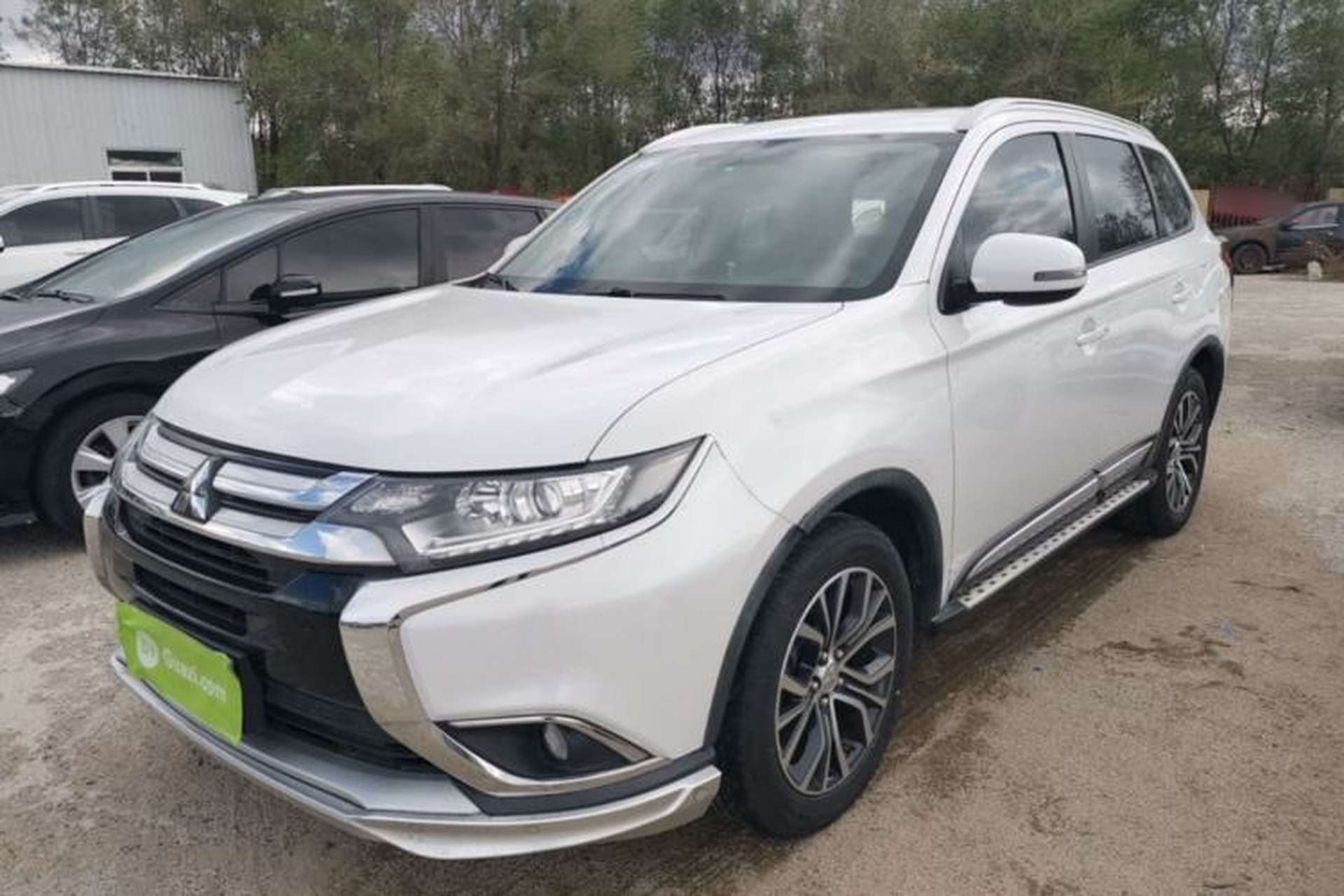 Used Mitsubishi Outlander 2017 2.0L Two-Wheel Drive Glory Edition 5 Seats Front Left 45 Deg