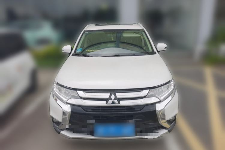 Used Mitsubishi Outlander 2017 2.0L Two-Wheel Drive Glory Edition 5 Seats Front