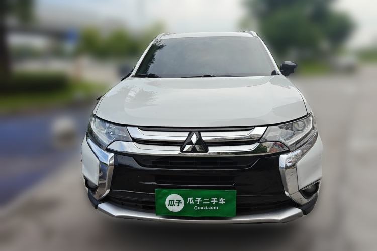 Used Mitsubishi Outlander 2017 2.0L Two-Wheel Drive Glory Edition 5 Seats Front