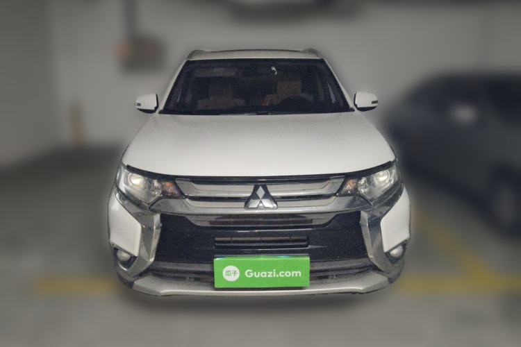 Used Mitsubishi Outlander 2017 2.0L Two-Wheel Drive Glory Edition 5 Seats Front