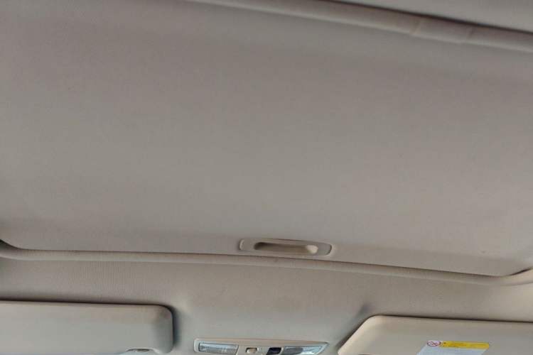 Used Mitsubishi Outlander 2017 2.0L Two-Wheel Drive Glory Edition 5 Seats Headliner