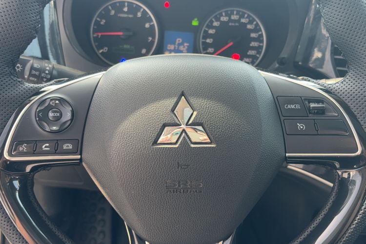 Used Mitsubishi Outlander 2017 2.0L Two-Wheel Drive Glory Edition 5 Seats Headliner