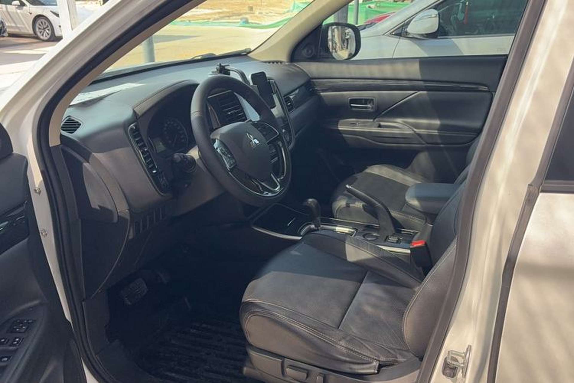Used Mitsubishi Outlander 2017 2.0L Two-Wheel Drive Glory Edition 5 Seats Interior 1