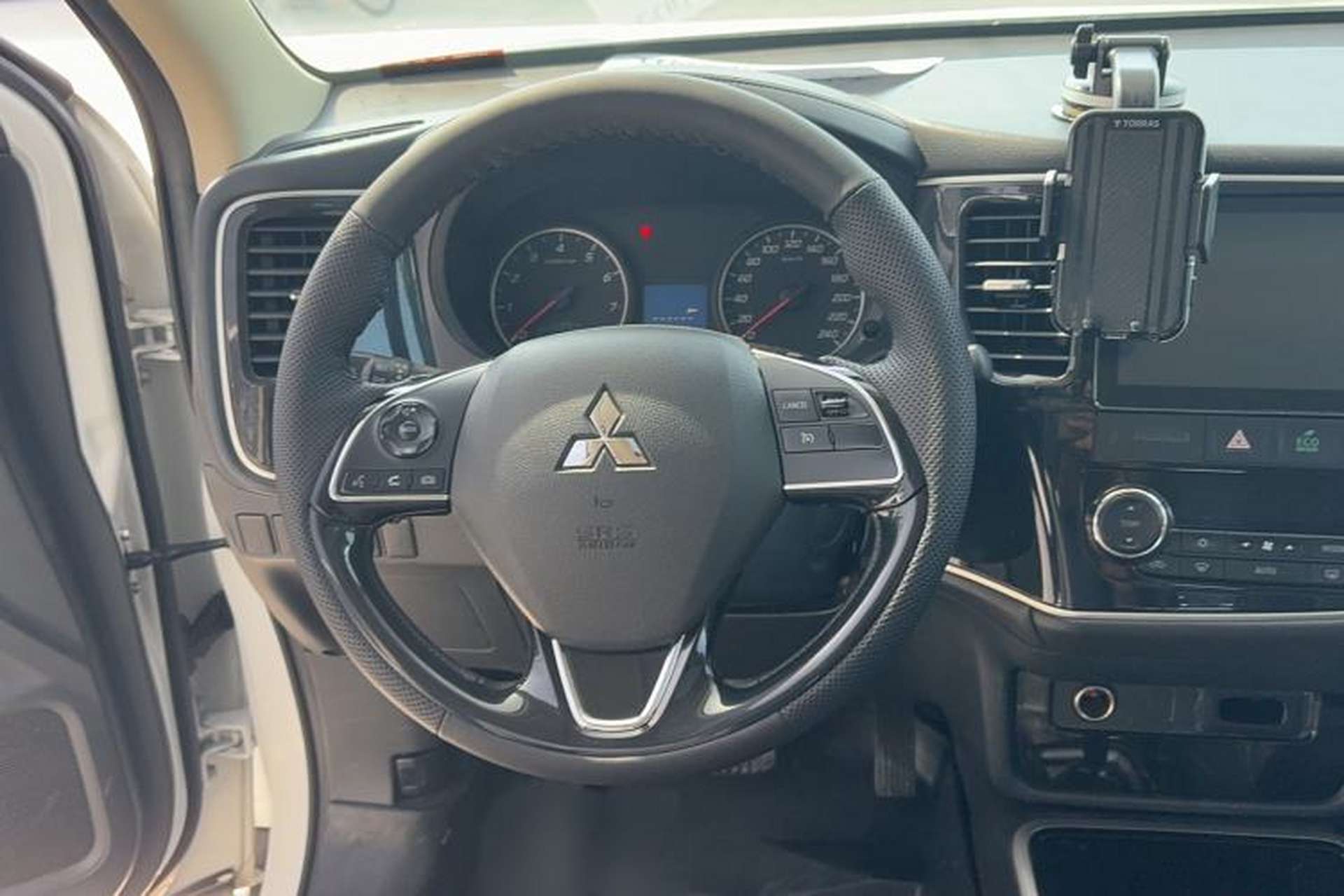 Used Mitsubishi Outlander 2017 2.0L Two-Wheel Drive Glory Edition 5 Seats Interior 4