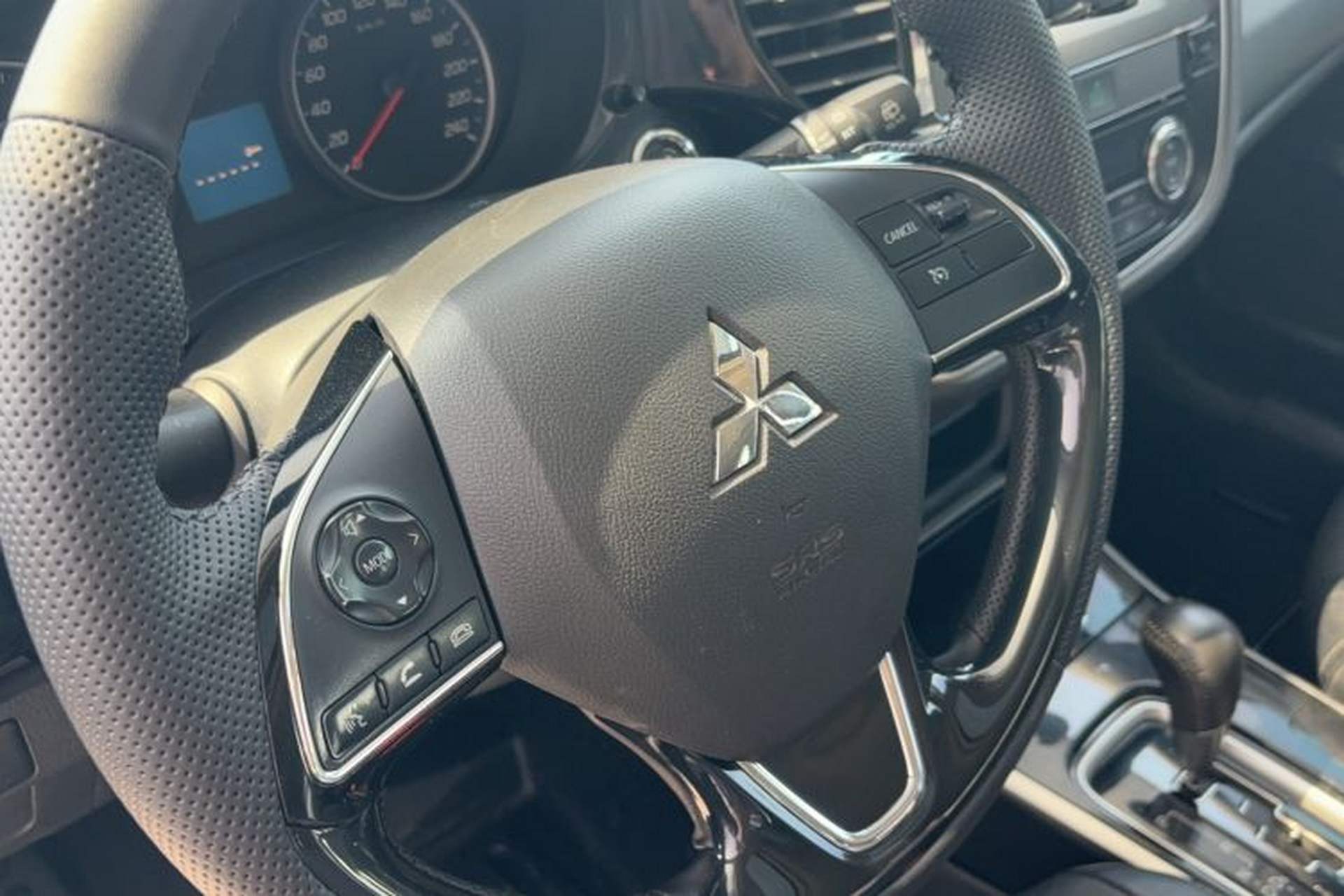 Used Mitsubishi Outlander 2017 2.0L Two-Wheel Drive Glory Edition 5 Seats Interior 6