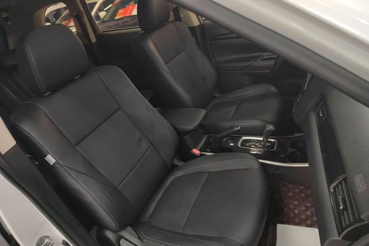 Used Mitsubishi Outlander 2017 2.0L Two-Wheel Drive Glory Edition 5 Seats Interior 8