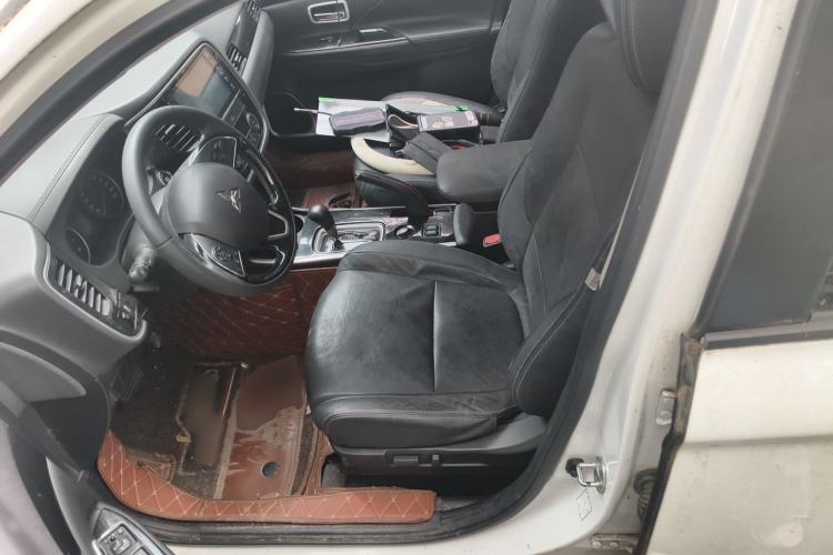 Used Mitsubishi Outlander 2017 2.0L Two-Wheel Drive Glory Edition 5 Seats Left Front Seat