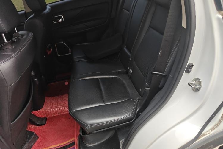 Used Mitsubishi Outlander 2017 2.0L Two-Wheel Drive Glory Edition 5 Seats Left Rear Seat