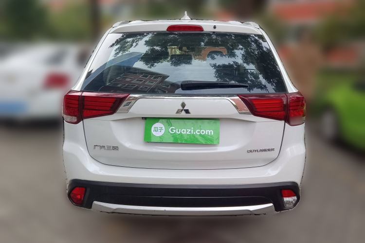 Used Mitsubishi Outlander 2017 2.0L Two-Wheel Drive Glory Edition 5 Seats Rear