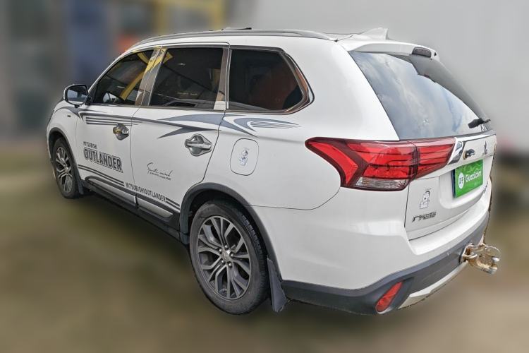 Used Mitsubishi Outlander 2017 2.0L Two-Wheel Drive Glory Edition 5 Seats Rear Left 45 Deg