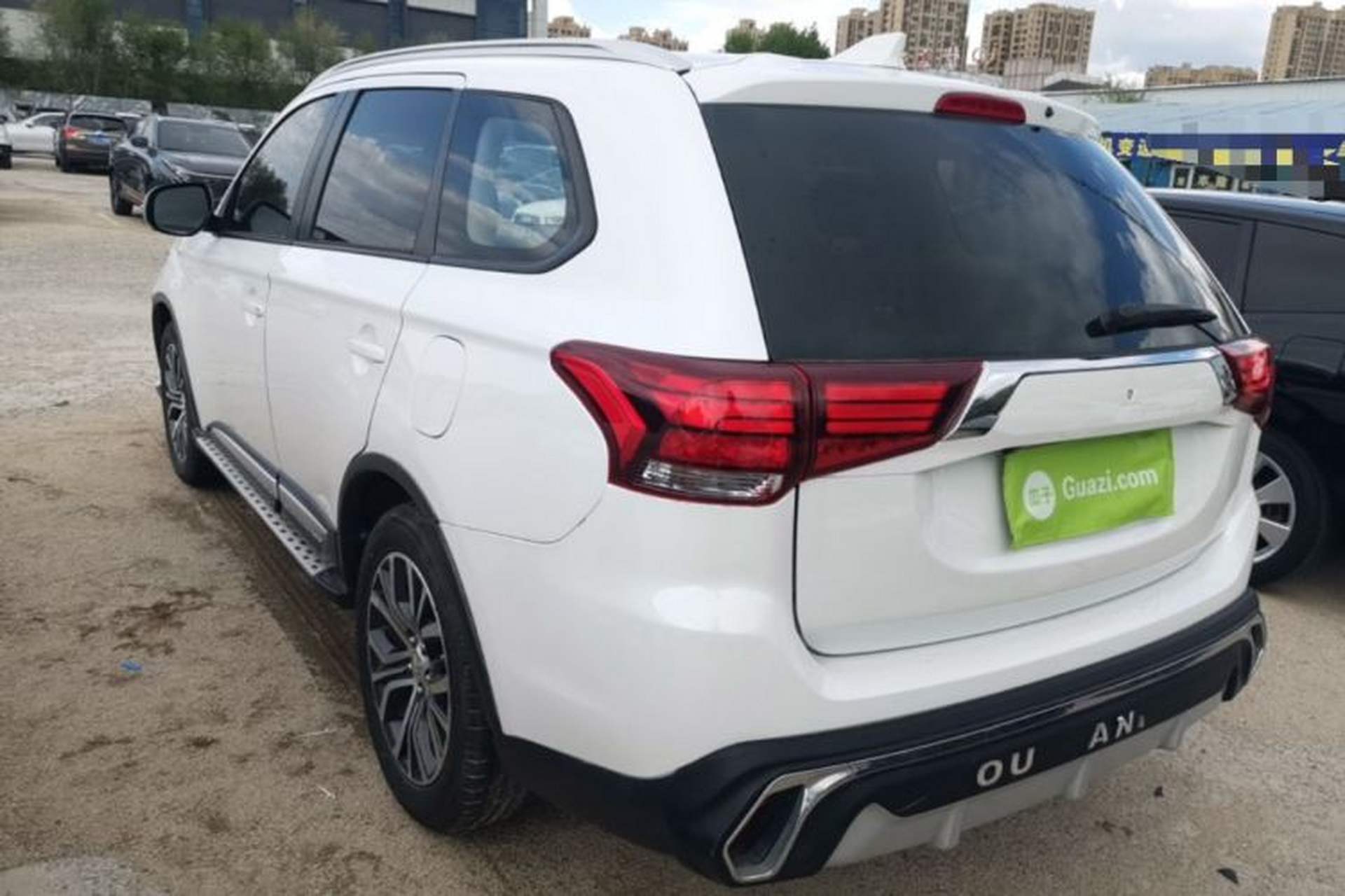 Used Mitsubishi Outlander 2017 2.0L Two-Wheel Drive Glory Edition 5 Seats Rear Left 45 Deg