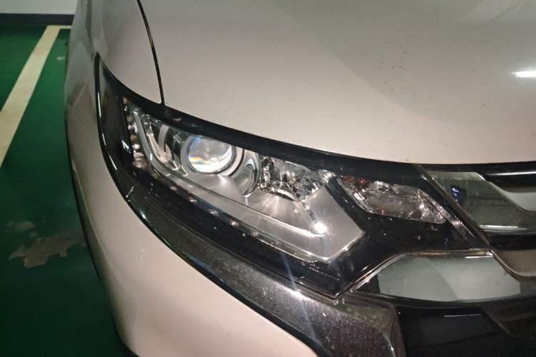 Used Mitsubishi Outlander 2017 2.0L Two-Wheel Drive Glory Edition 5 Seats Right Front Headlight