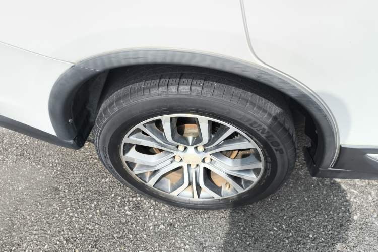 Used Mitsubishi Outlander 2017 2.0L Two-Wheel Drive Glory Edition 5 Seats Right Rear Wheel Hub