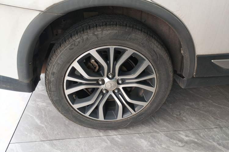 Used Mitsubishi Outlander 2017 2.0L Two-Wheel Drive Glory Edition 5 Seats Right Rear Wheel Hub