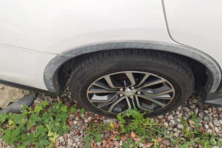 Used Mitsubishi Outlander 2017 2.0L Two-Wheel Drive Glory Edition 5 Seats Right Rear Wheel Hub