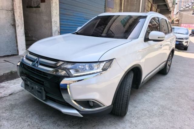 Used Mitsubishi Outlander 2017 2.0L Two-Wheel Drive Glory Edition 5 Seats