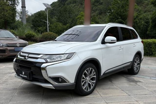 Used Mitsubishi Outlander 2017 2.0L Two-Wheel Drive Glory Edition 5 Seats
