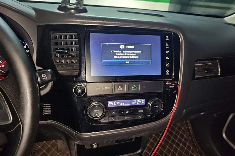 Used Mitsubishi Outlander 2018 2.0L Two-Wheel Drive Glory Edition 5 Seats Audio And AC Panel