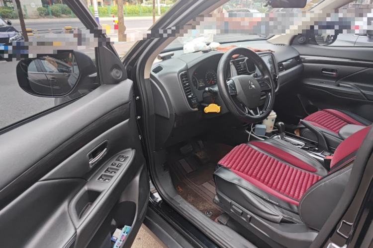 Used Mitsubishi Outlander 2018 2.0L Two-Wheel Drive Glory Edition 5 Seats Driver Seat
