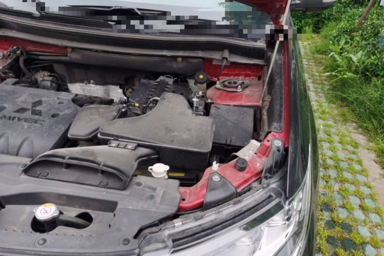 Used Mitsubishi Outlander 2018 2.4L 4x4 Luxury Edition 7-Seater Engine Bay Left