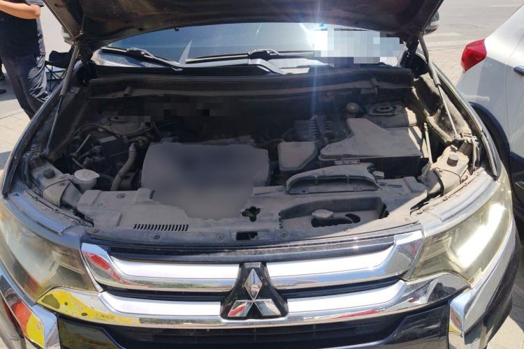 Used Mitsubishi Outlander 2018 2.4L 4x4 Elite Edition 5 Seats Engine Bay