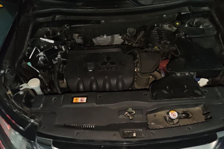 Used Mitsubishi Outlander 2018 2.4L 4x4 Elite Edition 5 Seats Engine Bay