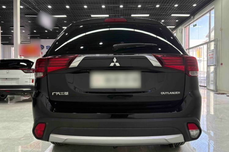 Used Mitsubishi Outlander 2018 2.0L Two-Wheel Drive Glory Edition 5 Seats Exterior 4