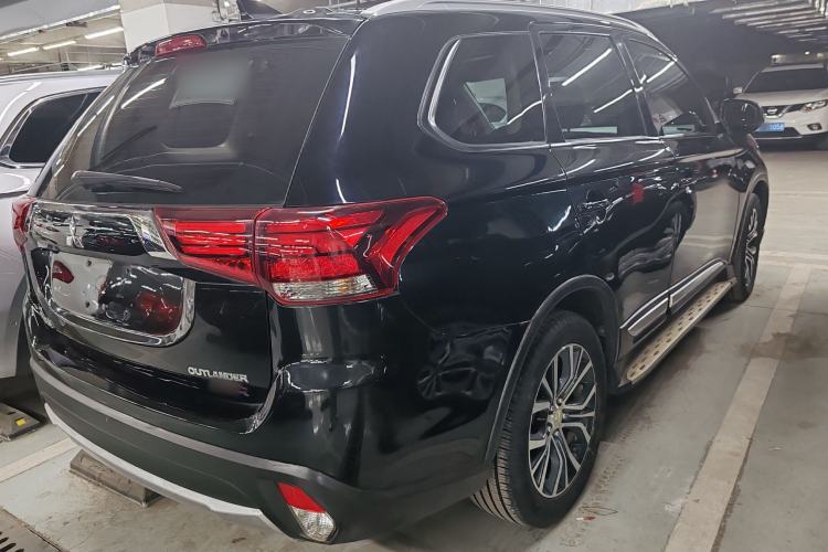 Used Mitsubishi Outlander 2018 2.0L Two-Wheel Drive Glory Edition 5 Seats Exterior 4