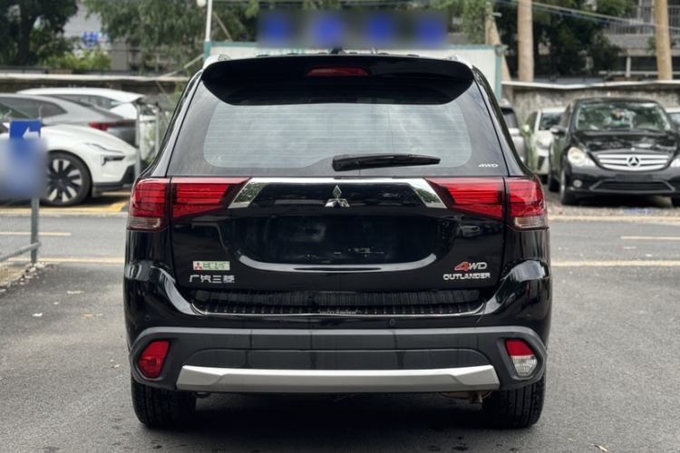 Used Mitsubishi Outlander 2018 2.4L 4x4 Elite Edition 5 Seats Exterior 5