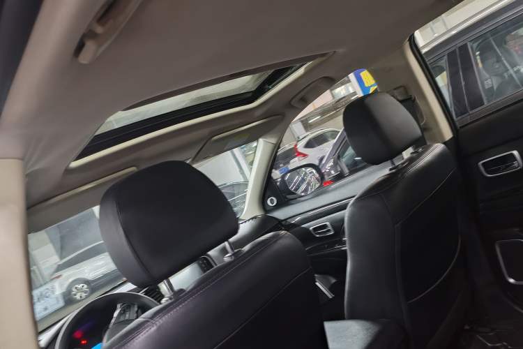 Used Mitsubishi Outlander 2018 2.0L Two-Wheel Drive Glory Edition 5 Seats Exterior 6