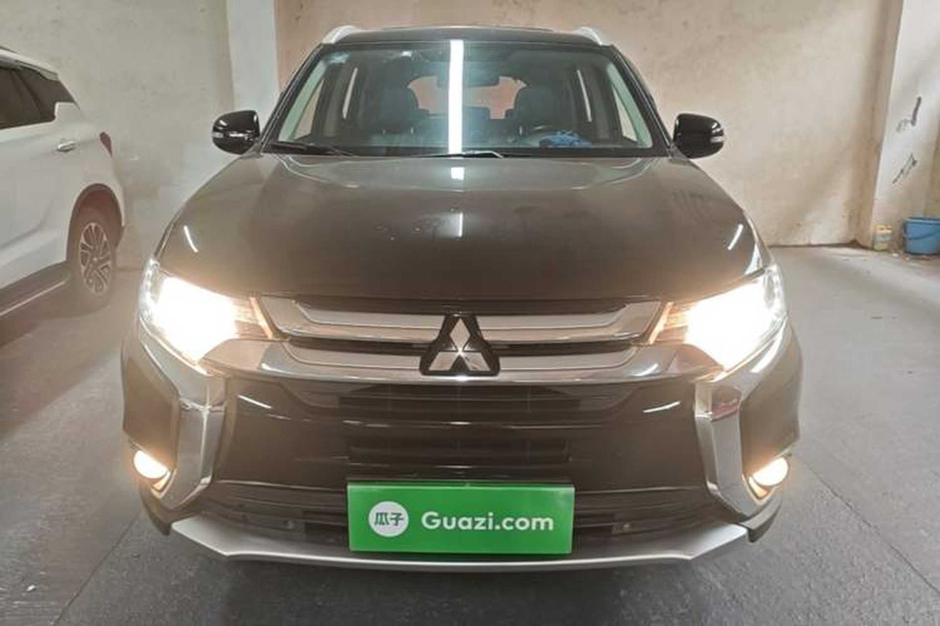 Used Mitsubishi Outlander 2018 2.0L Two-Wheel Drive Glory Edition 5 Seats Front