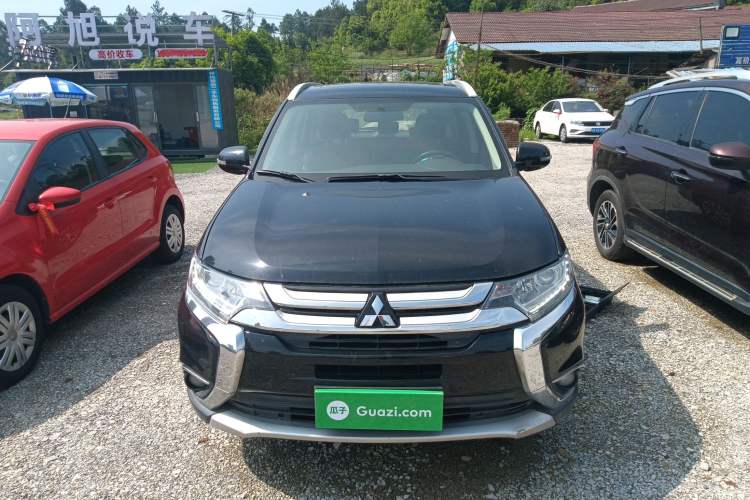Used Mitsubishi Outlander 2018 2.0L Two-Wheel Drive Glory Edition 5 Seats Front