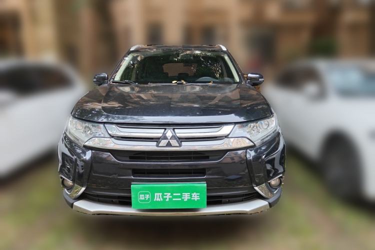 Used Mitsubishi Outlander 2018 2.0L Two-Wheel Drive Glory Edition 5 Seats Front