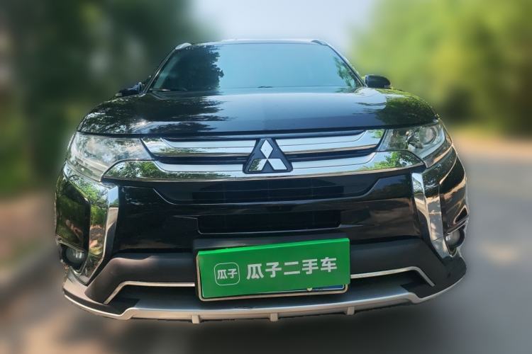 Used Mitsubishi Outlander 2018 2.0L Two-Wheel Drive Glory Edition 5 Seats Front