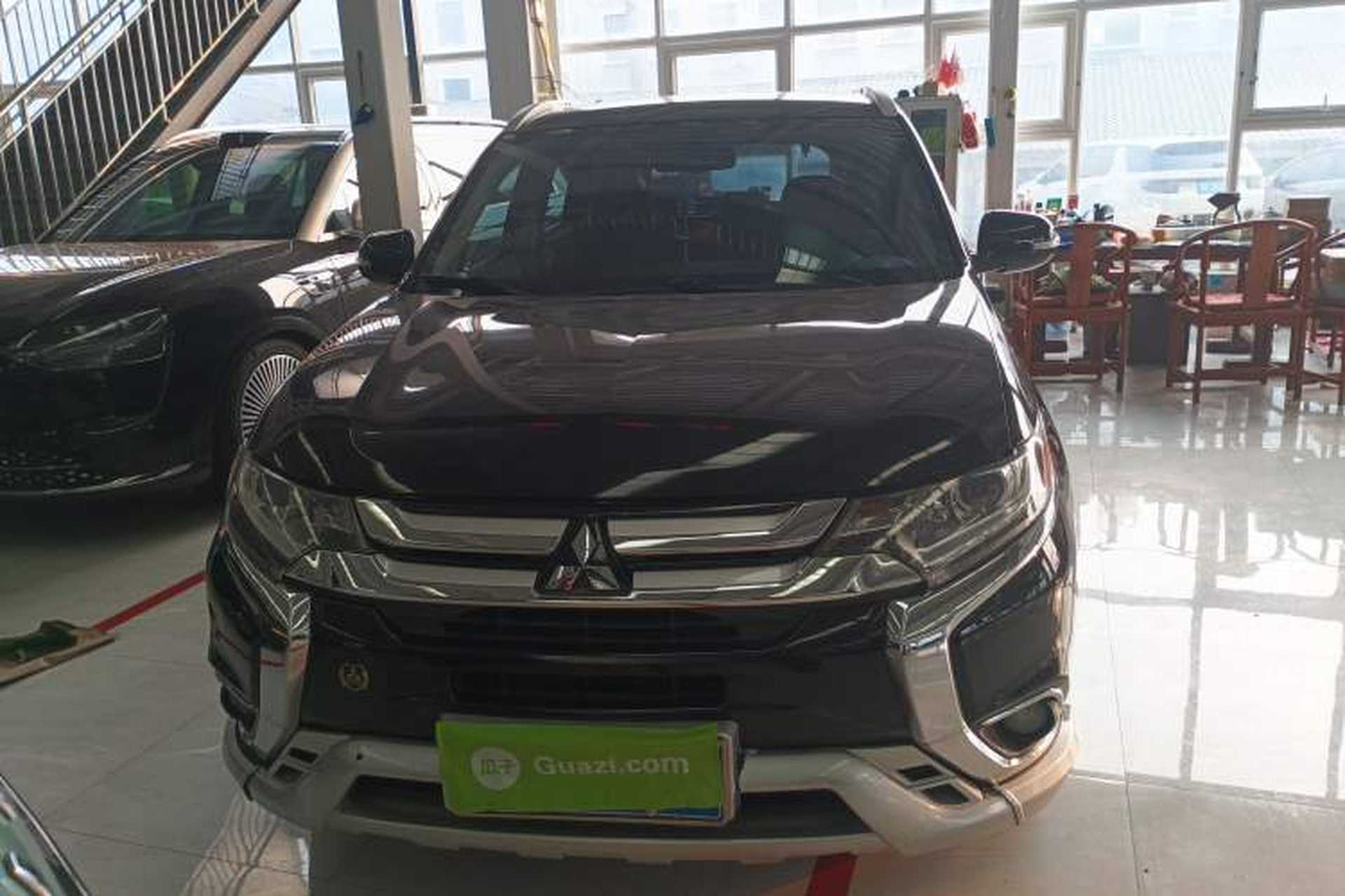 Used Mitsubishi Outlander 2018 2.0L Two-Wheel Drive Glory Edition 5 Seats Front