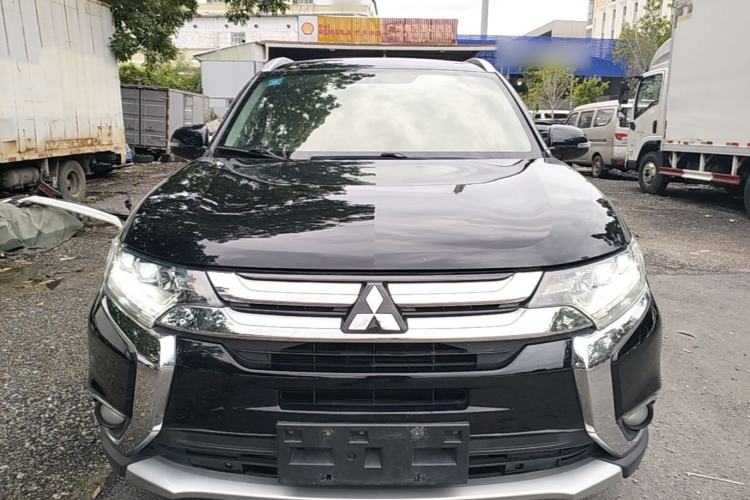 Used Mitsubishi Outlander 2018 2.4L 4x4 Elite Edition 5 Seats Front