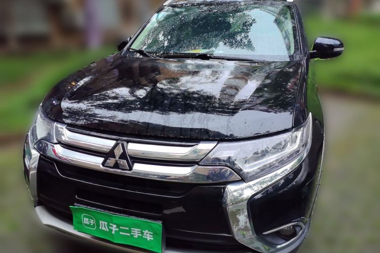 Used Mitsubishi Outlander 2018 2.0L Two-Wheel Drive Glory Edition 5 Seats Front