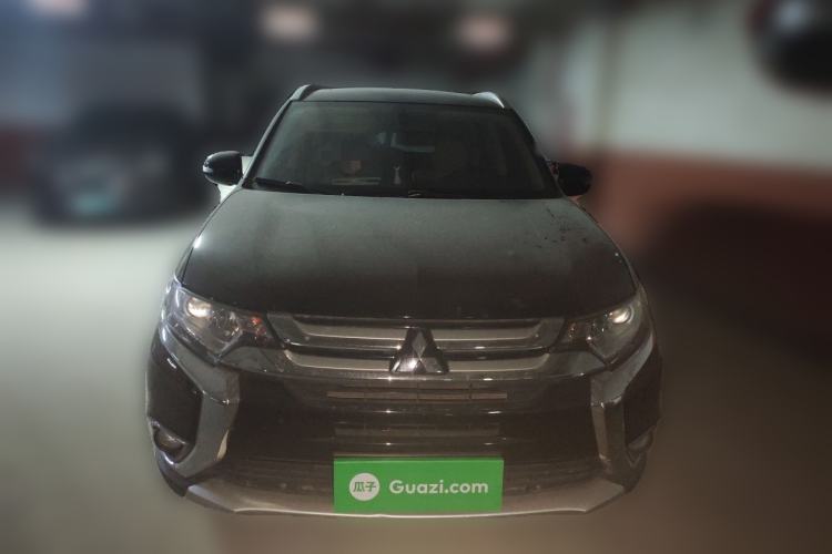 Used Mitsubishi Outlander 2018 2.0L Two-Wheel Drive Glory Edition 5 Seats Front
