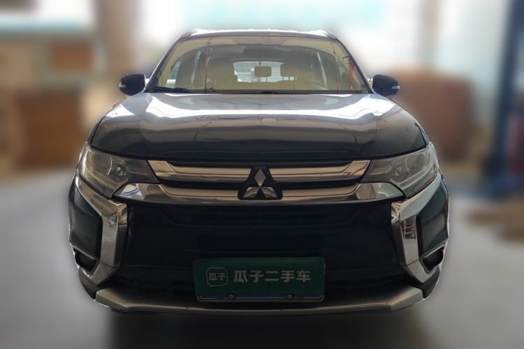 Used Mitsubishi Outlander 2018 2.0L Two-Wheel Drive Glory Edition 5 Seats Front