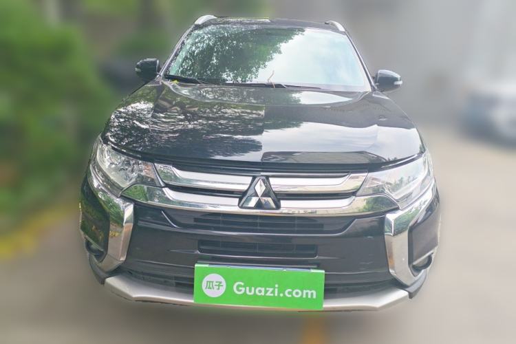 Used Mitsubishi Outlander 2018 2.0L Two-Wheel Drive Glory Edition 5 Seats Front