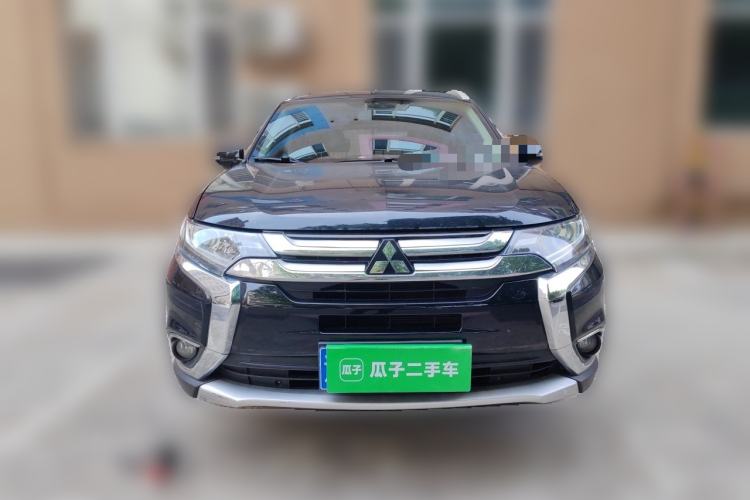 Used Mitsubishi Outlander 2018 2.0L Two-Wheel Drive Glory Edition 5 Seats Front